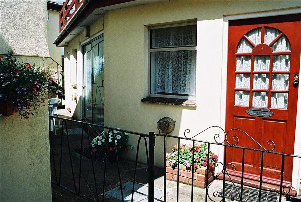 Crossways & Sea View Holiday Apartments Torquay Extérieur photo
