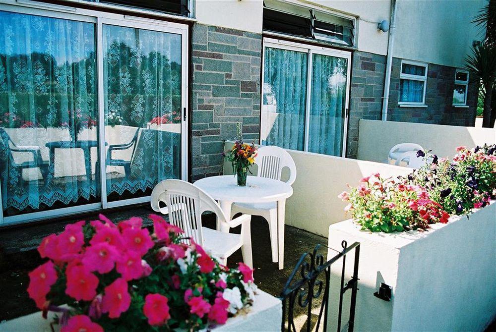 Crossways & Sea View Holiday Apartments Torquay Extérieur photo